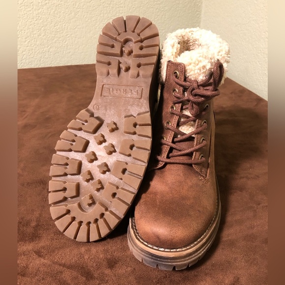 Fergie boots - Picture 9 of 9